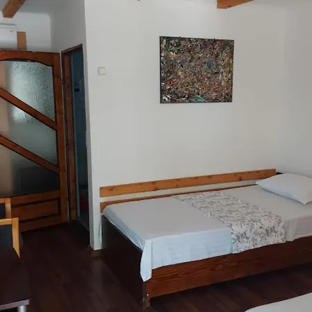 Casa Dexter Vama Veche