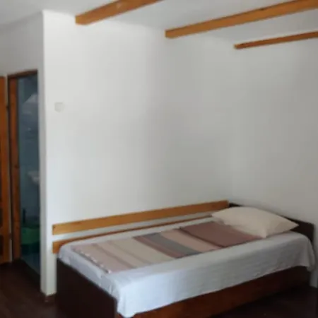 Casa Dexter Pensión 3*